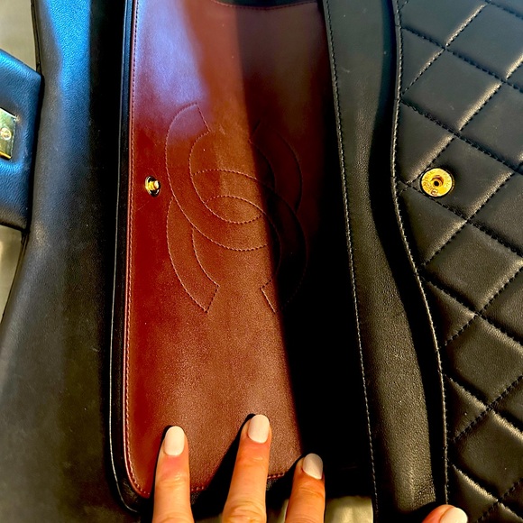 Black Classic 11.12 Chanel Hand bag with authenticity card and original box. - Picture 8 of 9